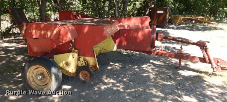 image for item KS9756 New Holland 273  small square baler