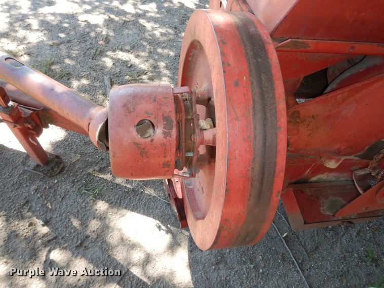 image for item KS9756 New Holland 273  small square baler