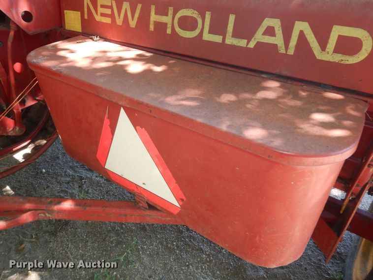 image for item KS9756 New Holland 273  small square baler