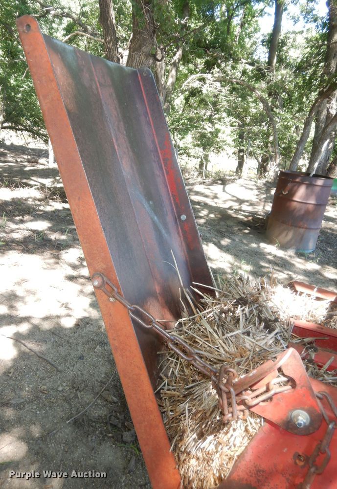 image for item KS9756 New Holland 273  small square baler