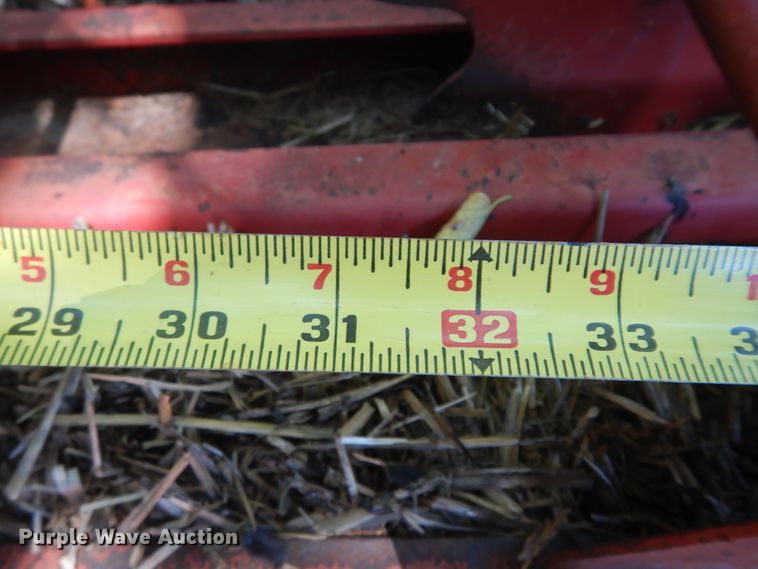 image for item KS9756 New Holland 273  small square baler