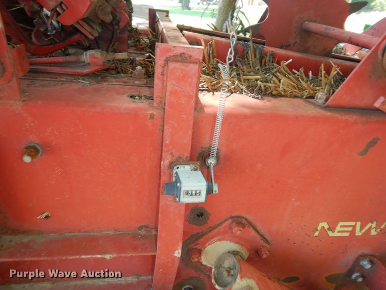 image for item KS9756 New Holland 273  small square baler