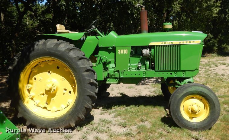 image for item KS9757 John Deere 3010  tractor