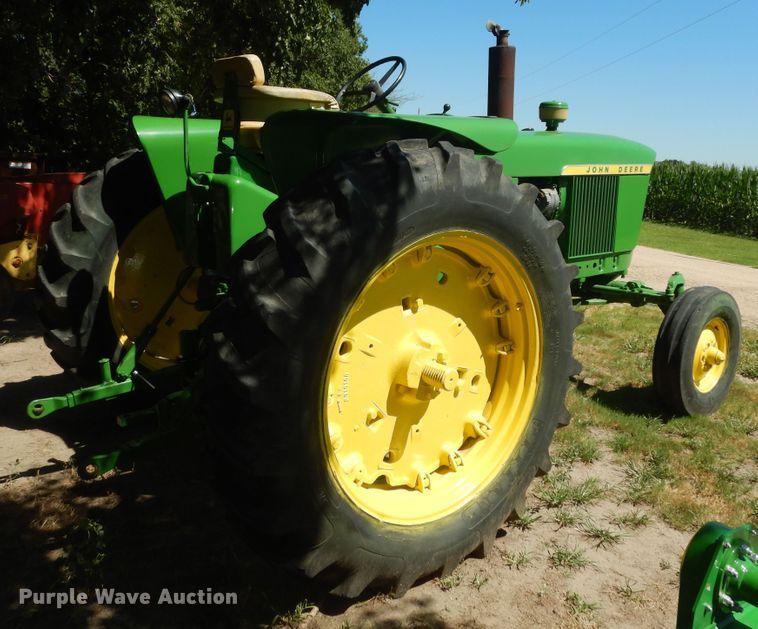 image for item KS9757 John Deere 3010  tractor