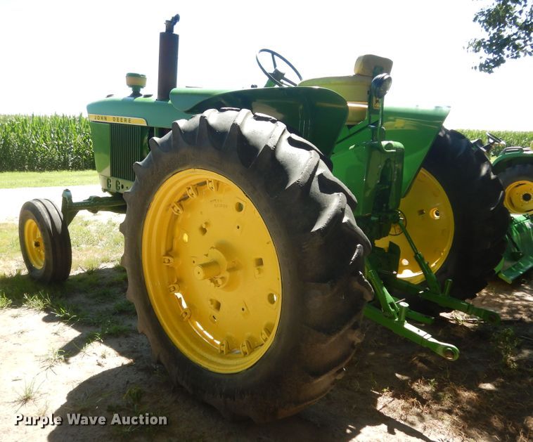 image for item KS9757 John Deere 3010  tractor