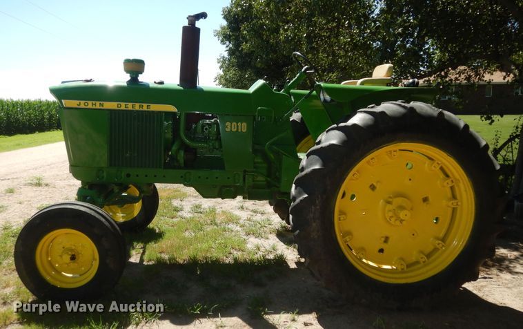 image for item KS9757 John Deere 3010  tractor