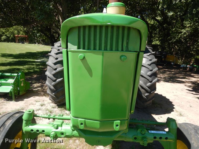 image for item KS9757 John Deere 3010  tractor