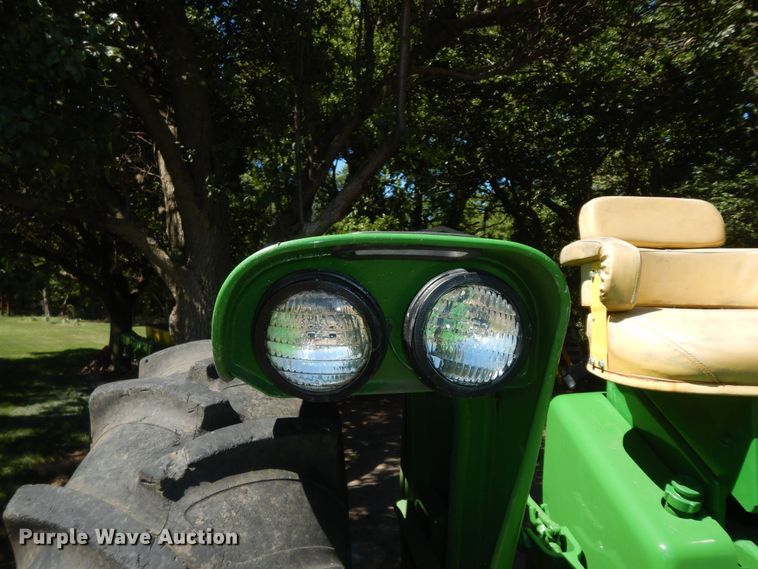 image for item KS9757 John Deere 3010  tractor