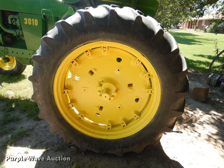 image for item KS9757 John Deere 3010  tractor