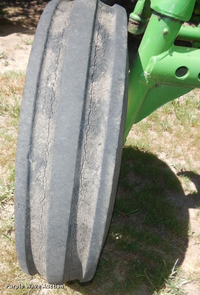 image for item KS9757 John Deere 3010  tractor