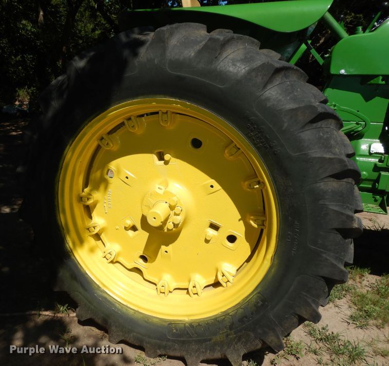 image for item KS9757 John Deere 3010  tractor