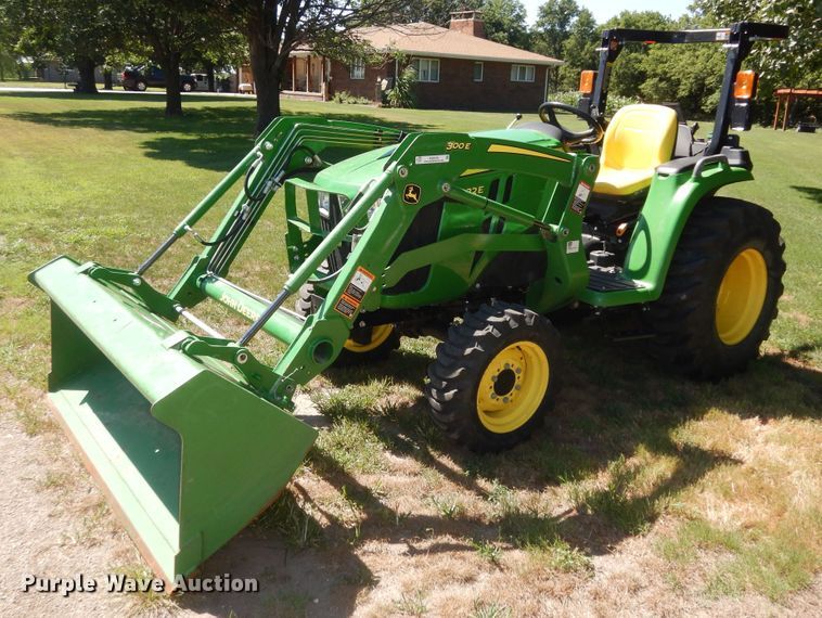 image for item KS9759 2019 John Deere 3032E  MFWD tractor
