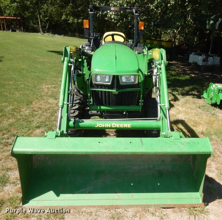 image for item KS9759 2019 John Deere 3032E  MFWD tractor