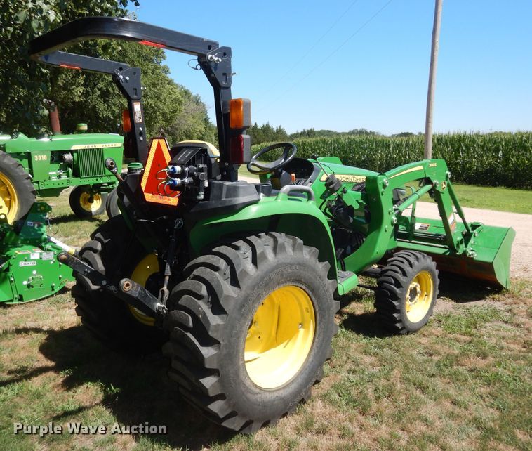 image for item KS9759 2019 John Deere 3032E  MFWD tractor