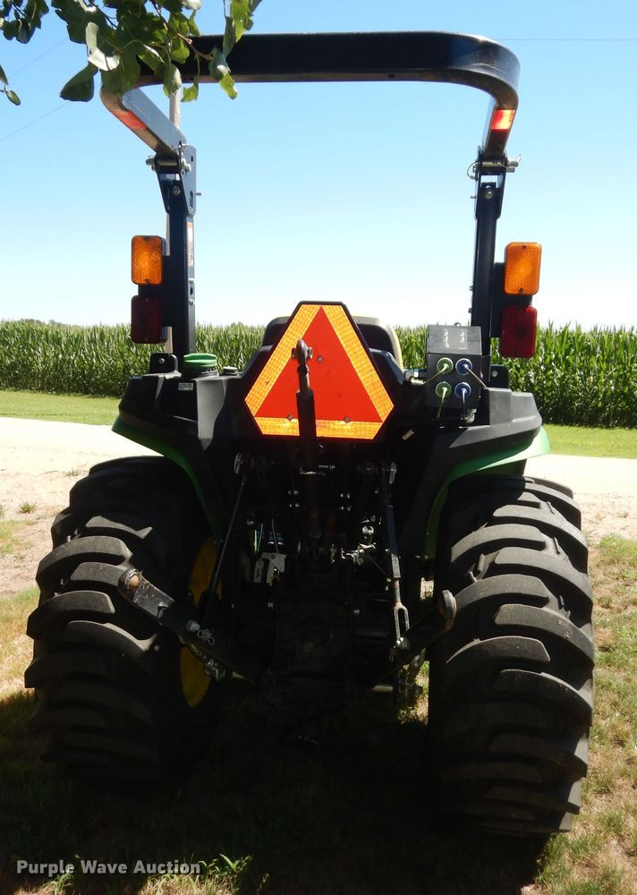image for item KS9759 2019 John Deere 3032E  MFWD tractor