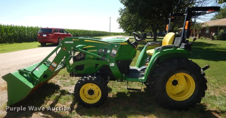 image for item KS9759 2019 John Deere 3032E  MFWD tractor