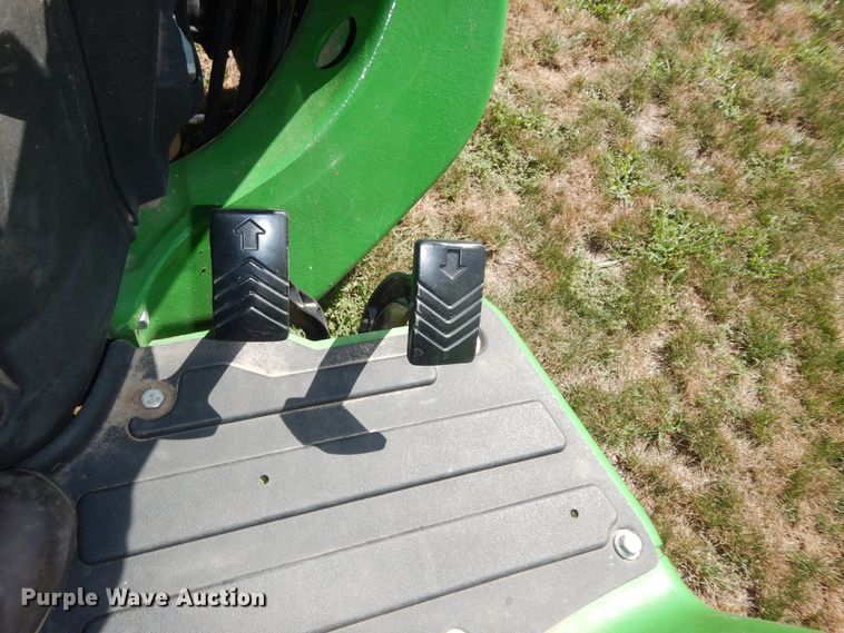 image for item KS9759 2019 John Deere 3032E  MFWD tractor