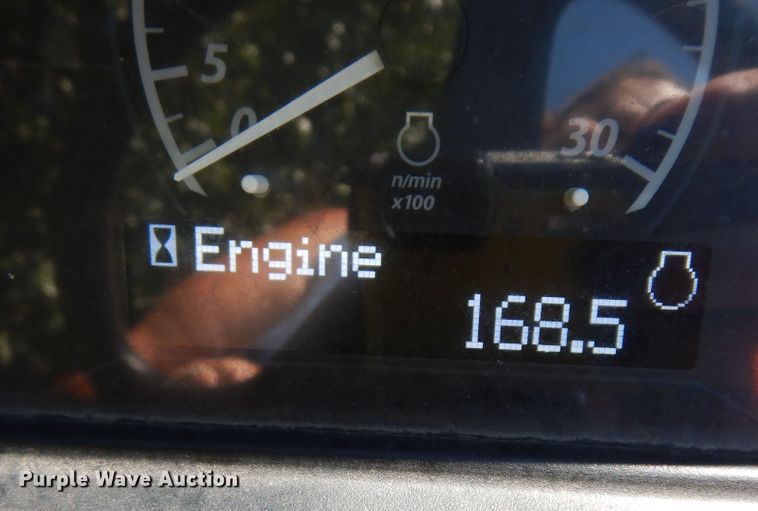 image for item KS9759 2019 John Deere 3032E  MFWD tractor