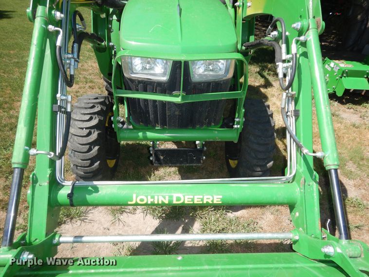 image for item KS9759 2019 John Deere 3032E  MFWD tractor