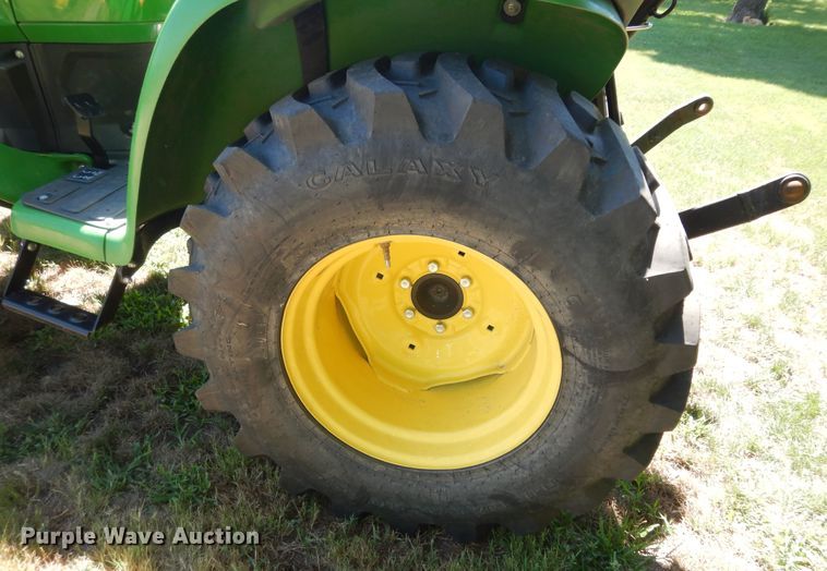 image for item KS9759 2019 John Deere 3032E  MFWD tractor