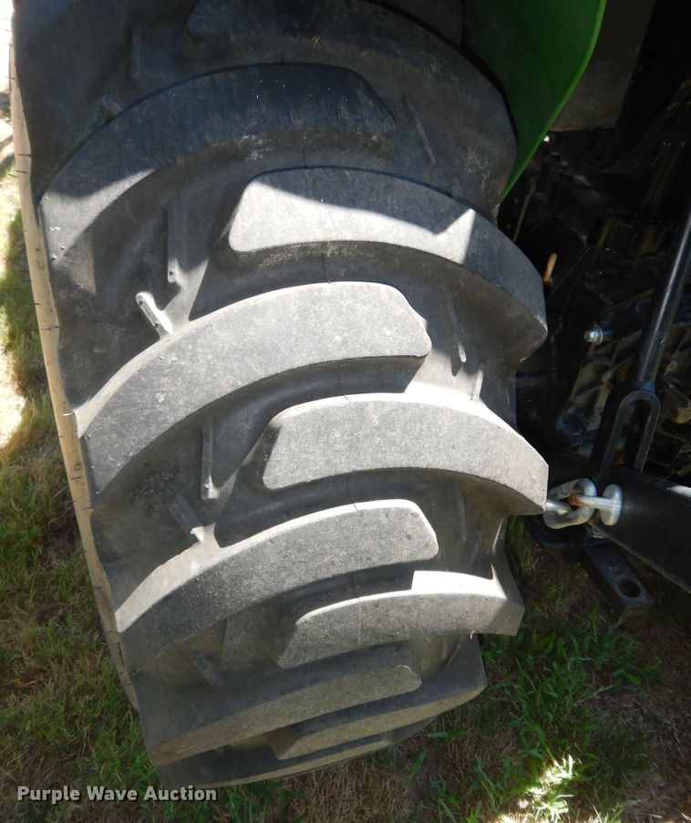 image for item KS9759 2019 John Deere 3032E  MFWD tractor