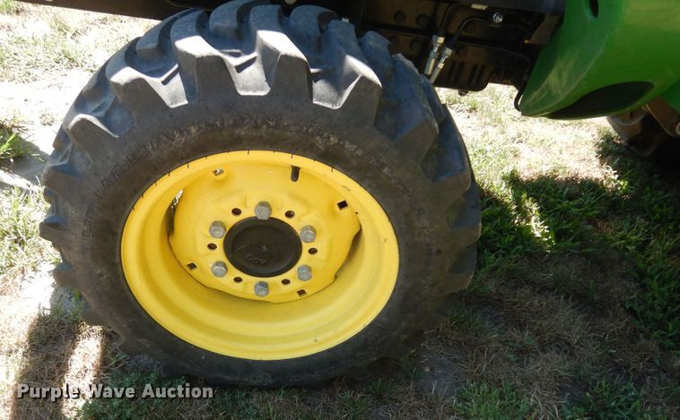 image for item KS9759 2019 John Deere 3032E  MFWD tractor