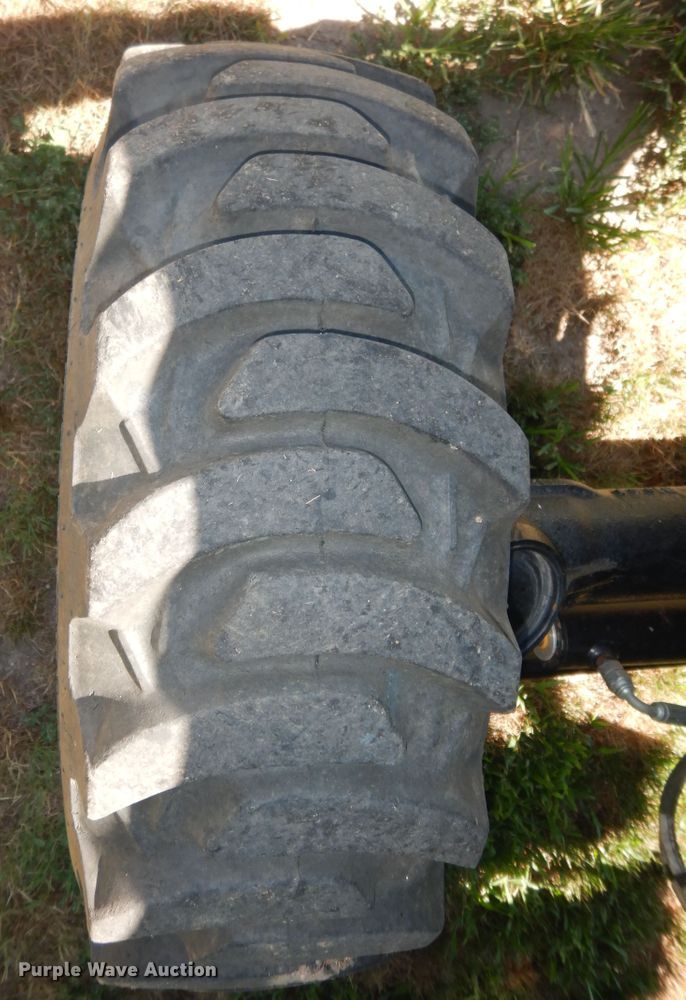 image for item KS9759 2019 John Deere 3032E  MFWD tractor