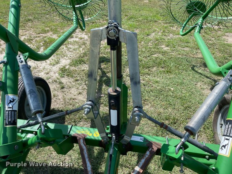 image for item LF9238 Frontier  hay rake