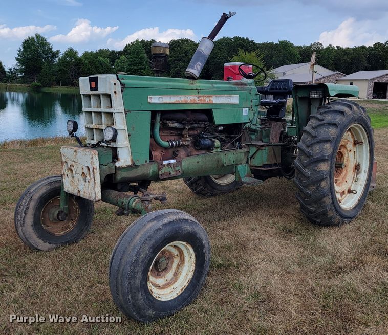 image for item LM9543 Oliver 1650  tractor