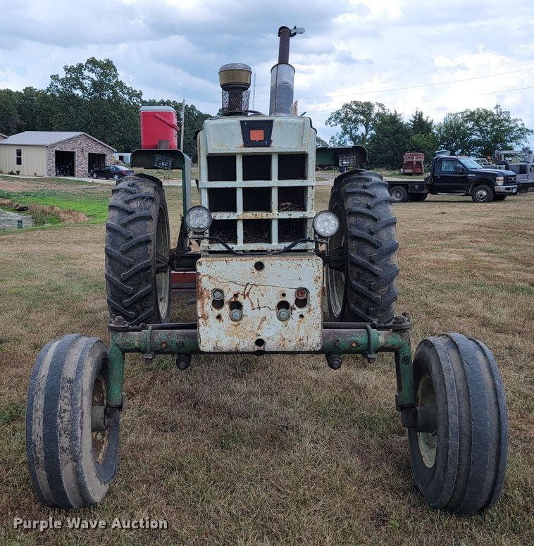 image for item LM9543 Oliver 1650  tractor