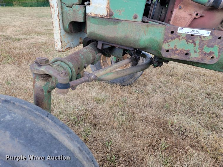 image for item LM9543 Oliver 1650  tractor