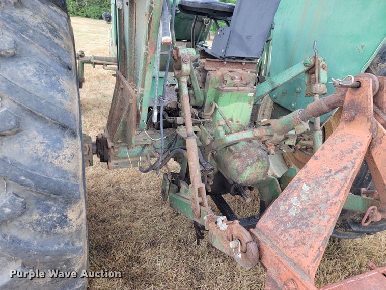 image for item LM9543 Oliver 1650  tractor