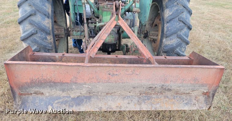 image for item LM9543 Oliver 1650  tractor