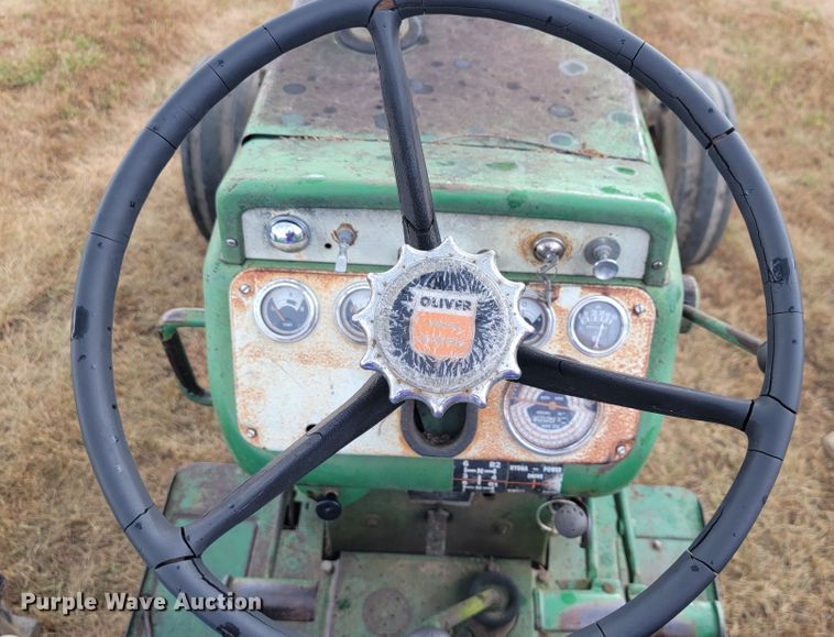 image for item LM9543 Oliver 1650  tractor