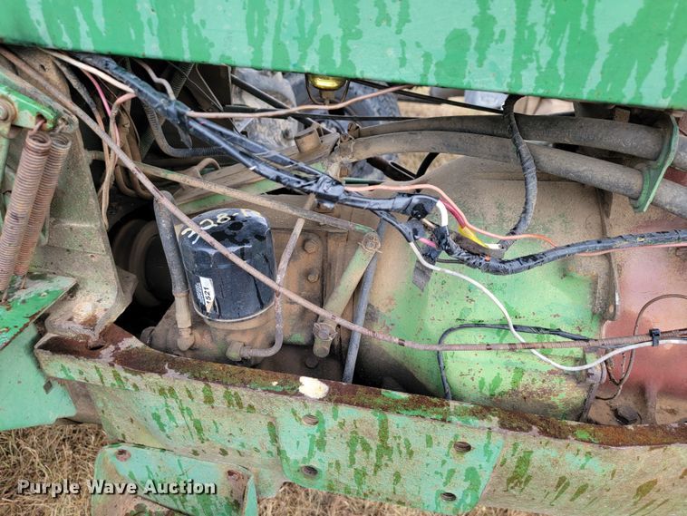 image for item LM9543 Oliver 1650  tractor