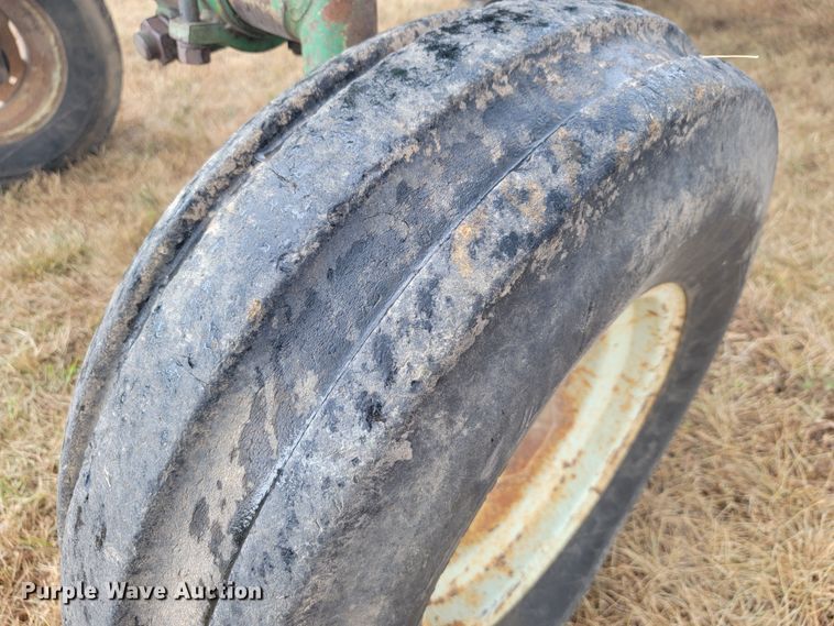 image for item LM9543 Oliver 1650  tractor