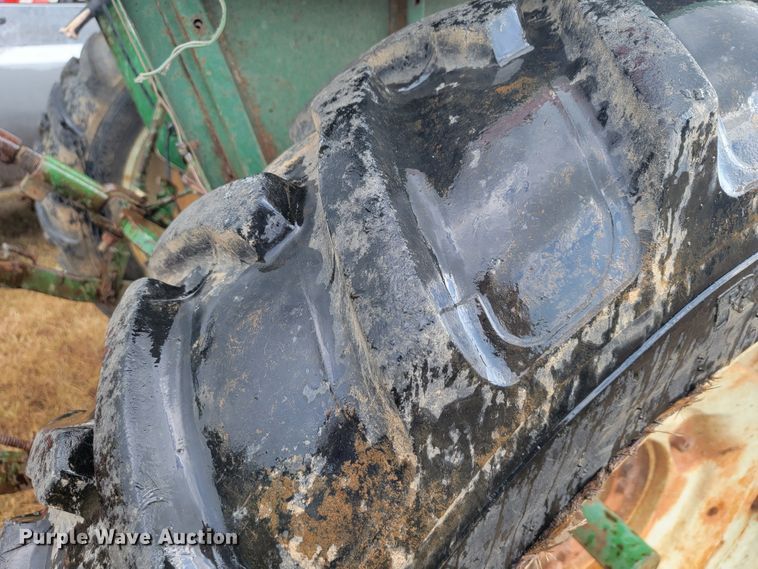 image for item LM9543 Oliver 1650  tractor