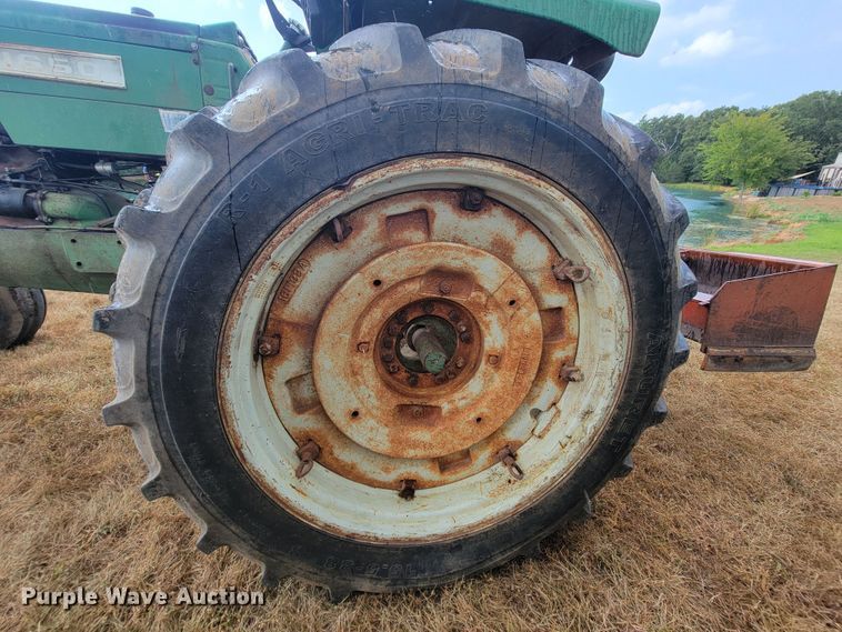 image for item LM9543 Oliver 1650  tractor