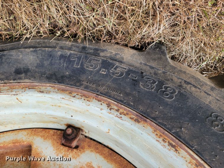 image for item LM9543 Oliver 1650  tractor