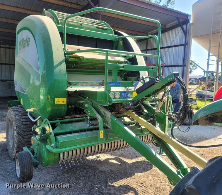 image for item LM9555 2020 Mchale V8950  round baler
