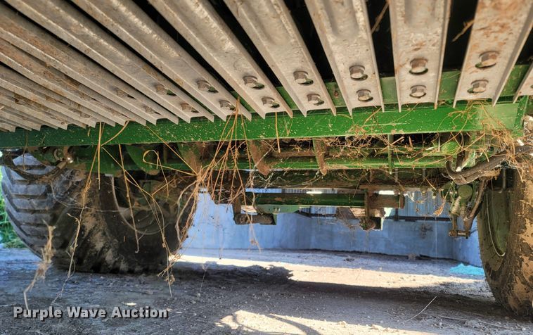 image for item LM9555 2020 Mchale V8950  round baler