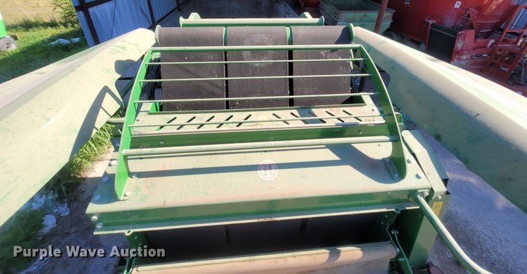 image for item LM9555 2020 Mchale V8950  round baler