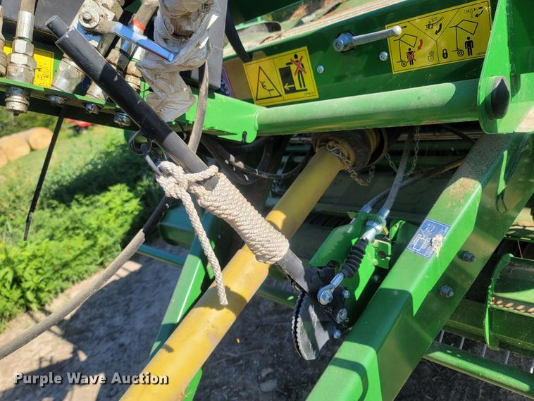 image for item LM9555 2020 Mchale V8950  round baler