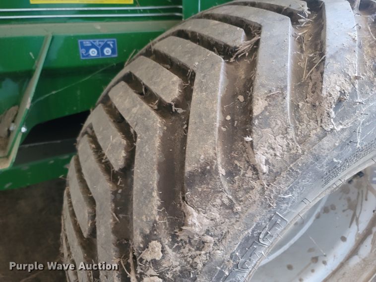 image for item LM9555 2020 Mchale V8950  round baler