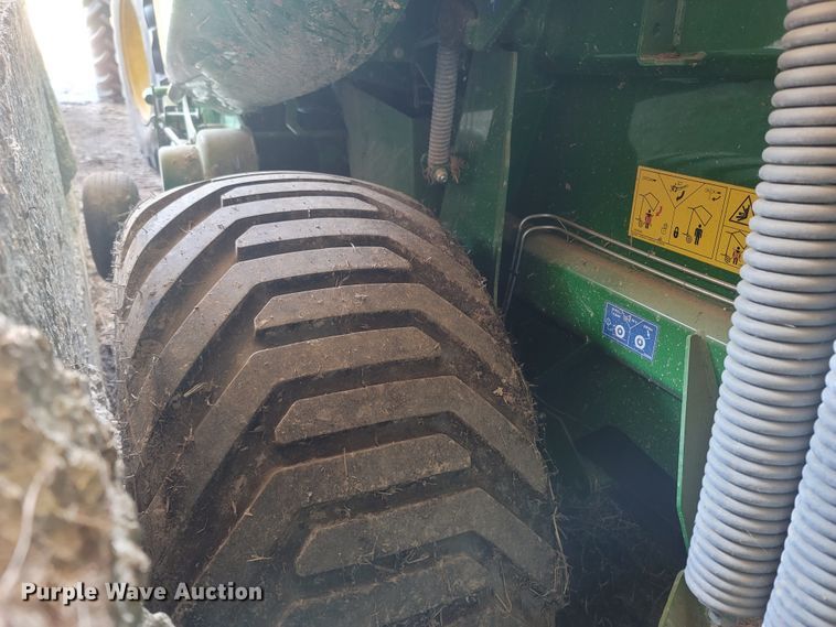 image for item LM9555 2020 Mchale V8950  round baler