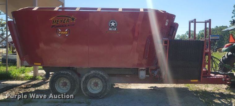 image for item LM9557 2021 Meyer Formula F585  feed mixer