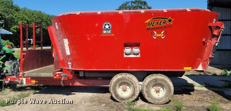 image for item LM9557 2021 Meyer Formula F585  feed mixer