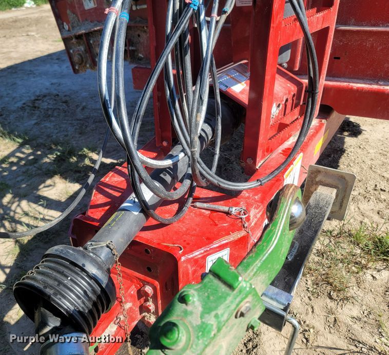 image for item LM9557 2021 Meyer Formula F585  feed mixer