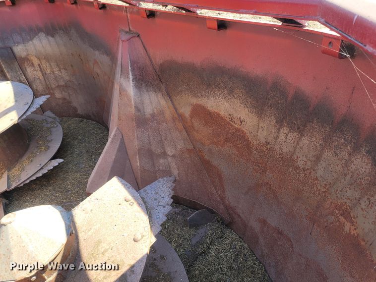 image for item LM9557 2021 Meyer Formula F585  feed mixer