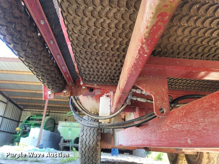 image for item LM9557 2021 Meyer Formula F585  feed mixer